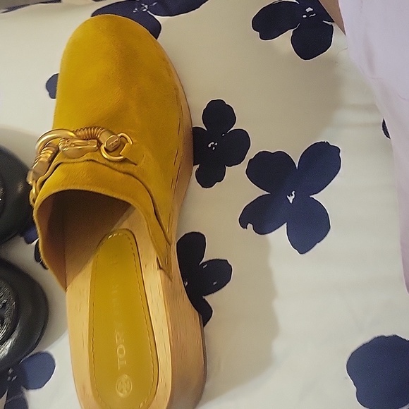 Clog - Picture 3 of 4